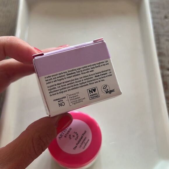 Artistry Studio The Polished Pout - Picture 3 of 4